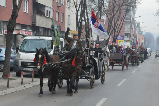 Дефиле фијакера и чеза у Краљеву (ФОТО)
